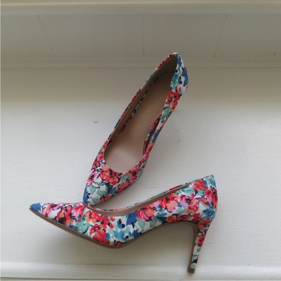 Kelly & Katie Multicolor Floral Heels - Picture 1 of 3